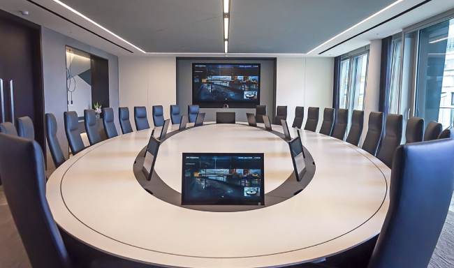 Моторизированные мониторы Arthur Holm украсили конференц-зал компании M&G Investments в Лондоне, Великобритания